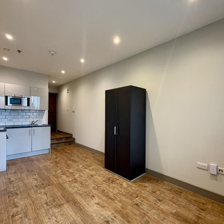 Studio to rent - Photo 1
