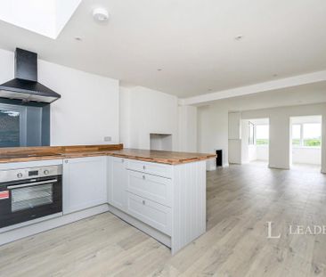 3 bedroom semi-detached house to rent - Photo 5