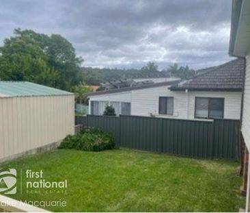 Neat and Tidy 3 Bedroom Home - Photo 6