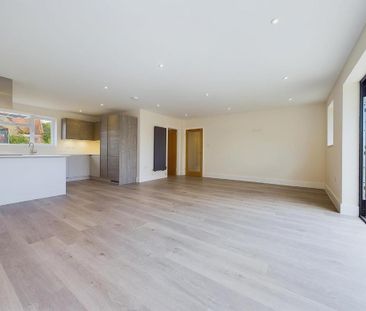 4 bedroom detached bungalow to rent - Photo 4