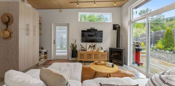 1bed 1bath Modern Executive Home for Rent - Photo 2