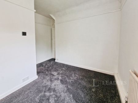 3 bedroom mid-terrace to rent Nightingale Avenue, Eastleigh - Photo 4