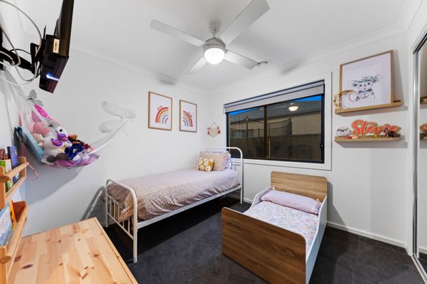 Picture Perfect on Cinema St! - Photo 1