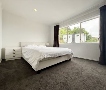 4 Bedroom Townhouse in Thorndon - Photo 3