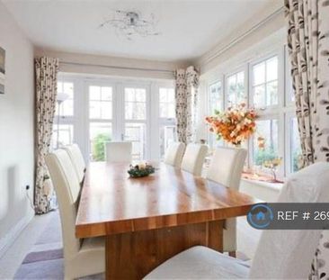 5 bedroom semi-detached house to rent - Photo 2