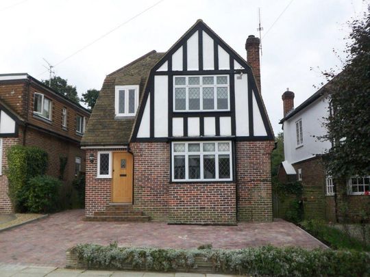 4 bedroom detached house to rent - Photo 1