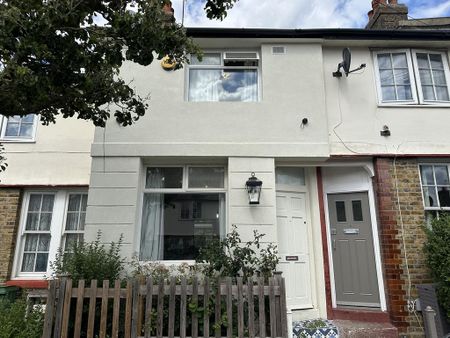 2 bedroom terraced house to rent - Photo 4