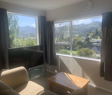 Sunny & Close To Town - Photo 2