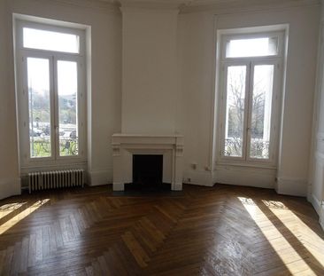 Location Appartement 7 pièces 188m² VALENCE 26000 - Photo 2