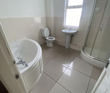 4 bedroom terraced house to rent - Photo 6