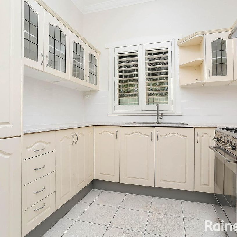 Newly Renovated Living In The Heart Of Earlwood - Photo 1