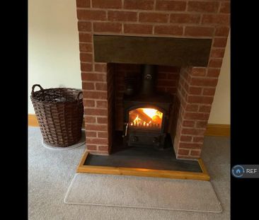 2 bedroom semi-detached house to rent - Photo 3