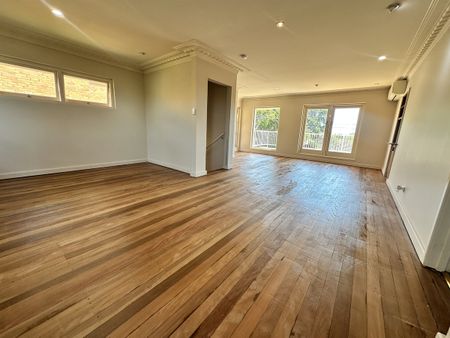 Big Personality, Even Bigger Space – 6-Bedroom Home on Denham Terrace! - Photo 5