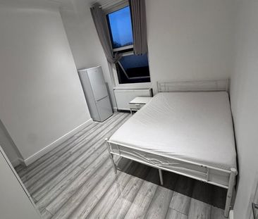 Room in a Shared Flat, Overcliff Road, SE13 - Photo 3