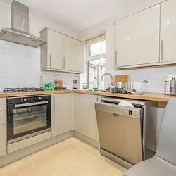 High Street, Ashford, TN24 8SD, Kent - Photo 2