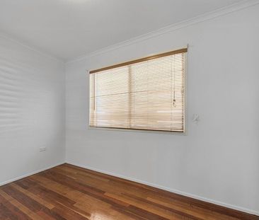 3 BEDROOM FAMILY HOME - Photo 3