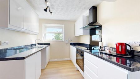 3 bedroom terraced house to rent - Photo 5