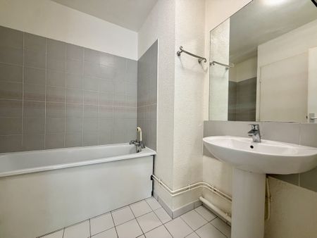 Location Appartement 1 pièce 28m² PLAISIR 78370 - Photo 2