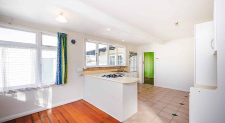 WESTBROOK - 3 BEDROOMS - Photo 2