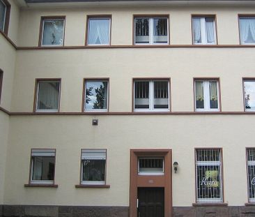 Charmante 2 ZKB mit Balkon, top modernisiert! - Foto 1