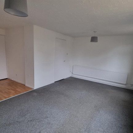 3 BED Terraced House To rent - Photo 1