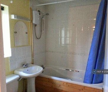 2 bedroom maisonette to rent - Photo 4