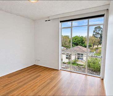 Classic Charm in the Heart of West Footscray - Photo 6