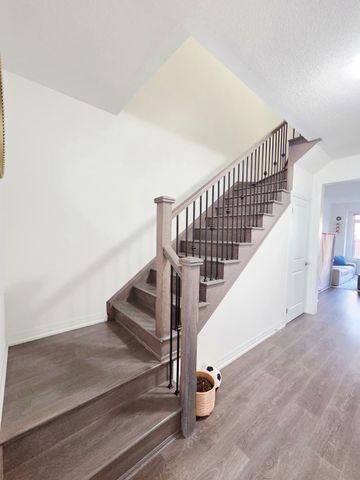 For Lease - 166 Ogston Crescent, Whitby, Ontario - Photo 2