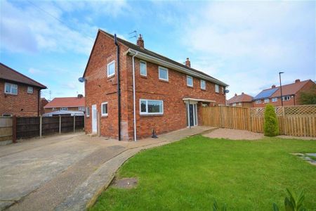 3 bedroom semi-detached house to rent - Photo 4