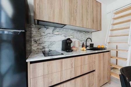 Carrer de la Democràcia, Valencia, Valencian Community 46014 - Photo 4