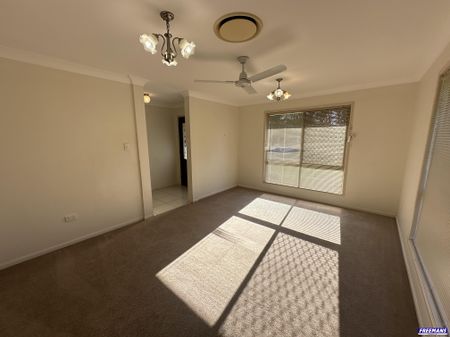 Lovely Established Home - Photo 2