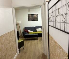 Une chambre avec salle de bain privative - Photo 3