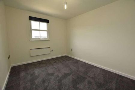 Nayland Court, Market Place, Romford, RM1 - Photo 2