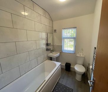 2 bedroom flat to rent - Photo 6