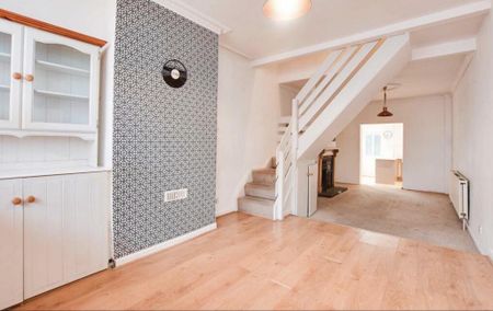 3 bedroom terraced house to rent - Photo 2