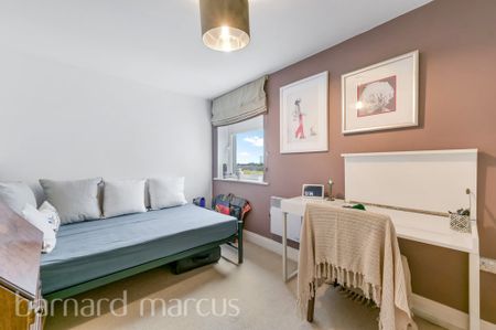 Holland Gardens, Brentford - Photo 2