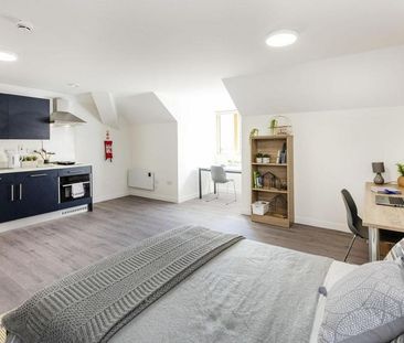 1 bedroom in a flat share to rent - Photo 1