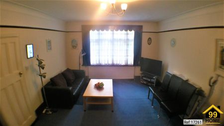 3 bed Semi-detached in Gainsborough Gardens Goldeers Green, London, NW11 9BJ - Photo 2
