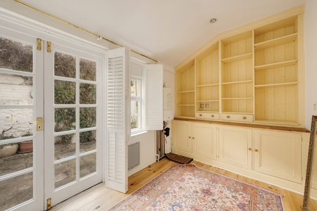 3 Bed Flat - Photo 5