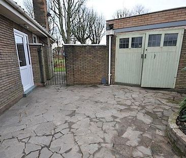 2 bedroom bungalow to rent - Photo 2