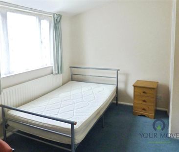 4 bedroom flat to rent - Photo 2