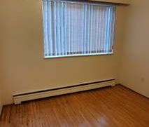 Cozy one bedroom in appartment building near VGH and Granvile Island - Photo 2