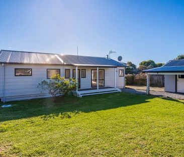 66 Queens Road, Waikanae Beach - Photo 4