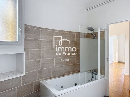 Location Appartement 4 pièces 101m² - Photo 2