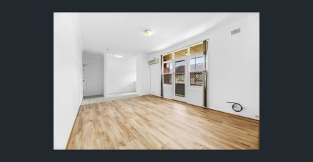 Apartment in the heart of Bexley - Photo 2