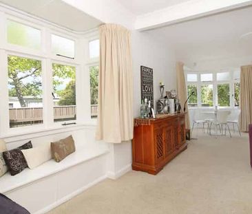 ROSLYN - 1 BEDROOM - Photo 4