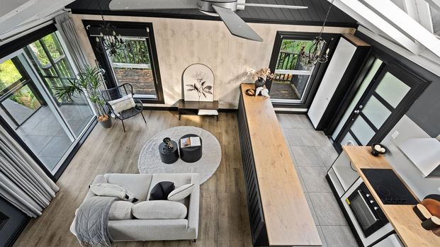 Stylish Living in a Prime Regent-Kensington Location - Photo 1
