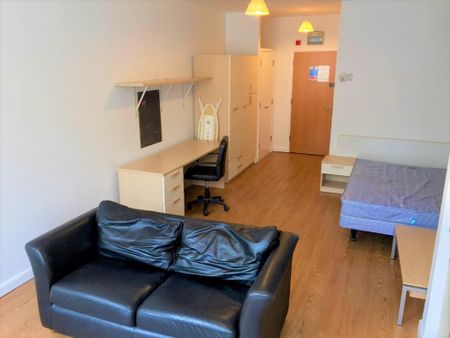 Studio to rent - Photo 3