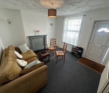 Cliff Hill, Great Yarmouth, Gorleston - Photo 1