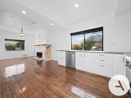 146 Collett Street, Queanbeyan NSW 2620 - House For Rent | Domain - Photo 2